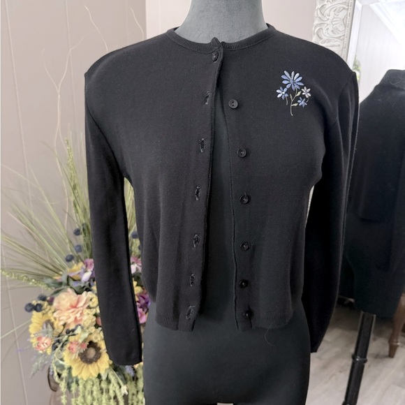 VTG Y2K No Boundaries • Floral Embroidered Cardigan - Picture 1 of 9